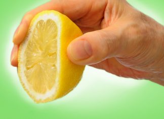 These 7 Foods From Your Kitchen Are Going To Make Your Brown Dark Spots Disappear Completely!