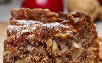 Cinnamon Apple Cake