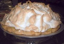 HOMEMADE LEMON MERINGUE PIE