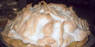 HOMEMADE LEMON MERINGUE PIE