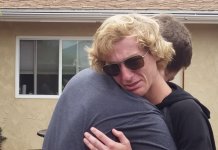 Color blind brothers fall into each other’s arms and cry after seeing color for the first time