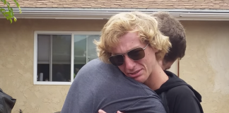 Color blind brothers fall into each other’s arms and cry after seeing color for the first time
