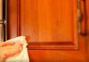 How To Remove Grease And Cooking Odors From Kitchen Cabinets