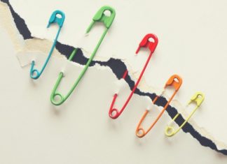 10 Great Ways To Use Safety Pins Around The House