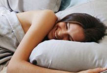 6 Perks Of Sleeping Naked.