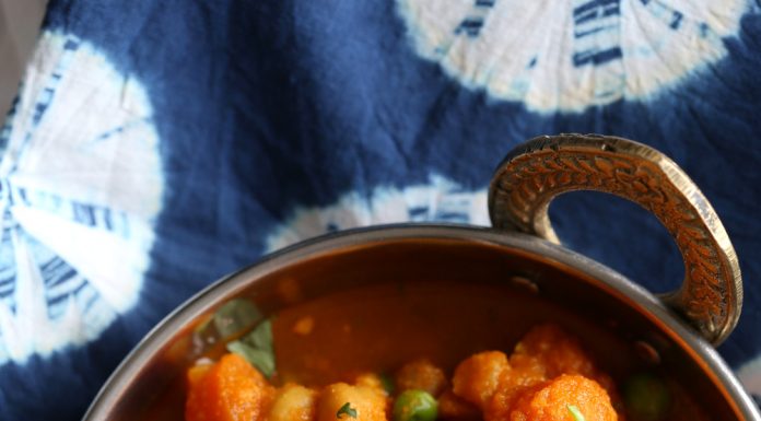 COCONUT KORMA SAUCE WITH CAULIFLOWER, POTATO, CHICKPEAS