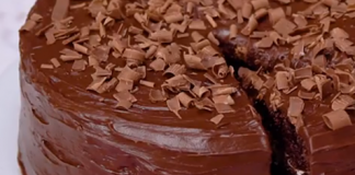 Hersheys Chocolate Cake with Cream Cheese Filling & Chocolate Cream Cheese Buttercream