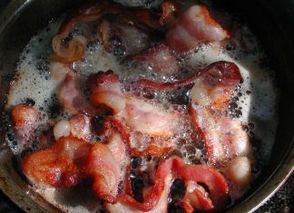 Don’t Throw Out Bacon Grease – You Can Use It For More Flavorful Cooking