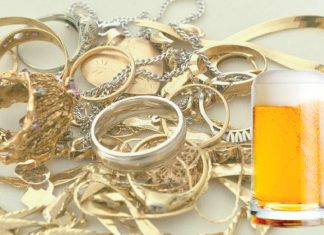 This Is Why You Should Put Your Gold Jewelry In A Glass Of Beer.