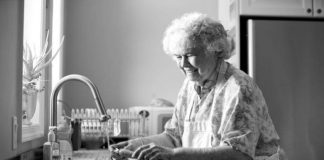 10 Grandma’s Cleaning Tips That Still Work Today