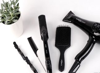 This Is Why You Should Give Hair From Your Hairbrush To Your Plants