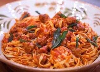 Reasons To Avoid Straining Pasta In The Sink