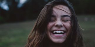 8 Ways To Prevent Your Teeth From Becoming Yellow.