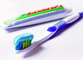 10 Incredibly Genius Ways To Use Toothpaste!