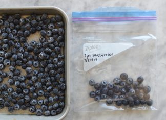 The Blueberry Season Is Here! This Is The Best Way To Freeze Them.