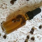 DIY-caffeine-eye-serum-scratch-mommy
