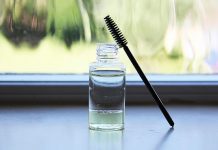DIY Recipe Homemade Mascara with Castor Oil