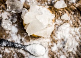 4 DIY Homemade Alum Powder Deodorant Recipes