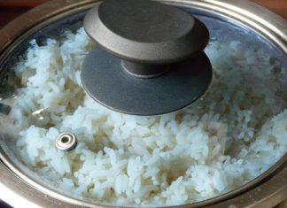 6 Mistakes Most People Make While Cooking Rice.