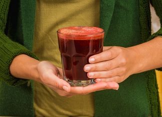 This Powerful Juice Will Make Your Skin Glow Immediately!