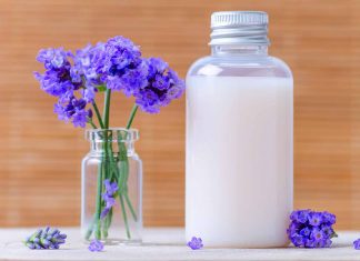 Natural Homemade Shampoo That Will Save Both Your Scalp And Your Money!