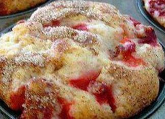 Fresh Strawberry Muffins