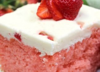 STRAWBERRY AND CREAM CAKE