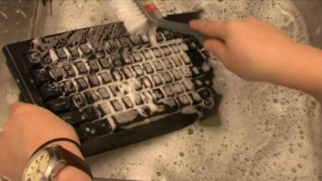 Cleaning the keyboard is easy with this ingenious trick Grandma's Things