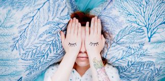 Fall Asleep Fast With These 8 Natural Remedies For Sleep