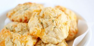 Cheesy Garlic Biscuits