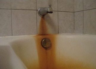 Natural & Easy Way To Remove Rust Stains From The Bathtub