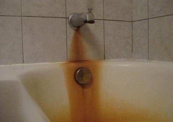 Remove Rust Stains From The Bathtub, How To Remove Rust From Bottom Of Bathtub