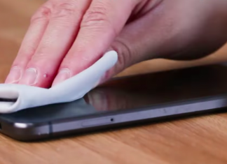 Want To Clean Your Smartphone? Avoid Making THIS Common Mistake!