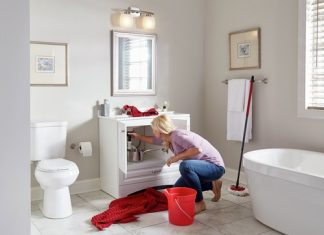 10 Tips To Effectively Clean Your Bathroom