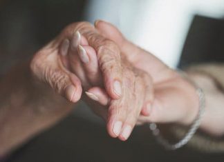 5 Signs A Family Member Has Alzheimer’s Disease