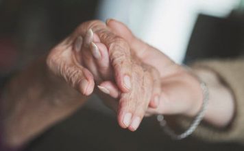 5 Signs A Family Member Has Alzheimer’s Disease