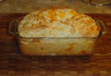 RED LOBSTER’S CHEESE BISCUIT (IN A LOAF)