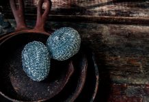 This Is The Best Way To Clean With Steel Wool Without Damaging Your Fingers