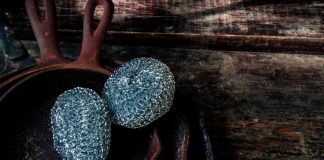 This Is The Best Way To Clean With Steel Wool Without Damaging Your Fingers