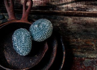 This Is The Best Way To Clean With Steel Wool Without Damaging Your Fingers