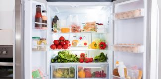 This Is The Grossest Spot In Your Fridge, And You Don’t Even Clean It!