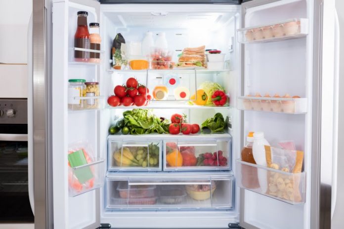 This Is The Grossest Spot In Your Fridge, And You Don’t Even Clean It! - Cleaning & Household 2024 | PopcornTime