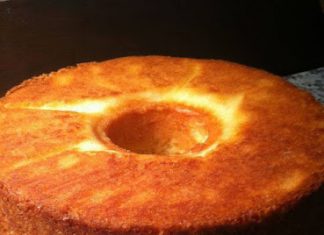 Old Fashioned Sour Cream Pound Cake