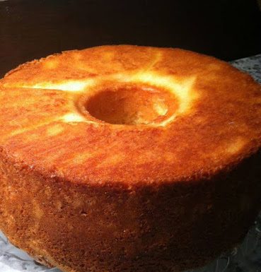 Old Fashioned Sour Cream Pound Cake