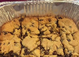 LAZY CHOCOLATE CHIP COOKIE BARS
