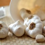 garlic-545223_1920-696×448