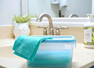 Make Your Whole House Germ-Free With These DIY Antibacterial Cleaning Wipes!
