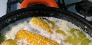 BUTTER BOILED CORN ON THE COB