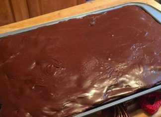 HERSHEY’S SYRUP BROWNIES