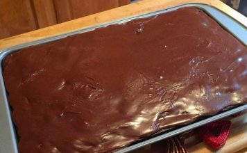 HERSHEY’S SYRUP BROWNIES